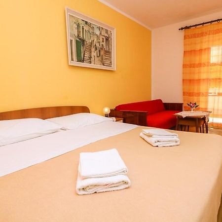 Double Rooms Tomica 2 With Balcony Baska  Exterior photo