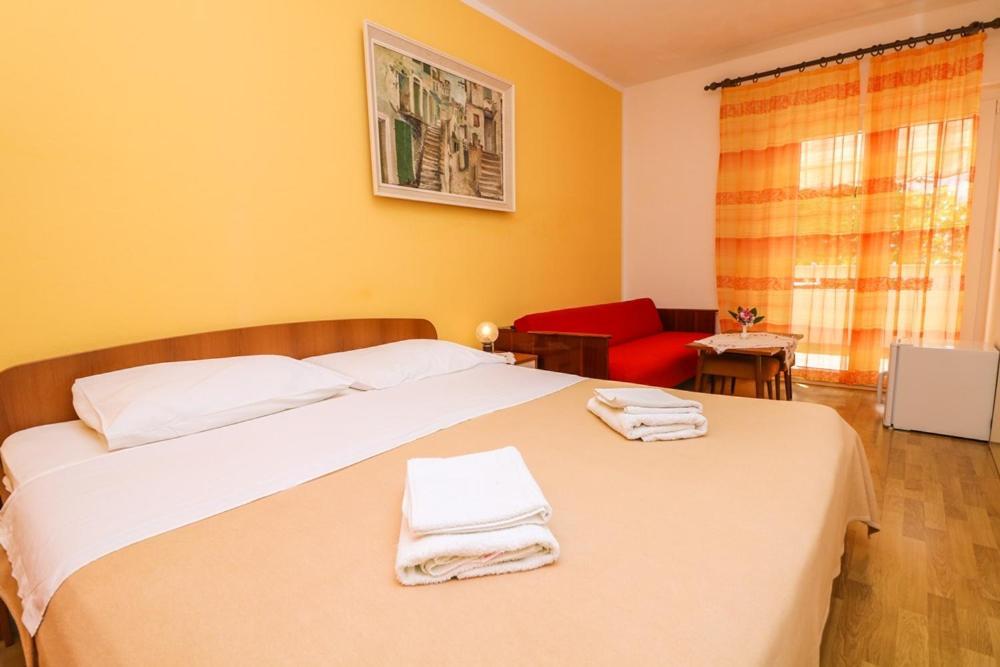 Double Rooms Tomica 2 With Balcony Baska  Exterior photo