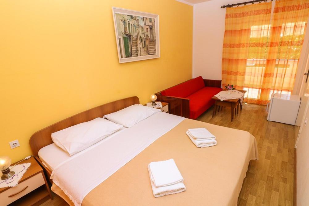Double Rooms Tomica 2 With Balcony Baska  Exterior photo