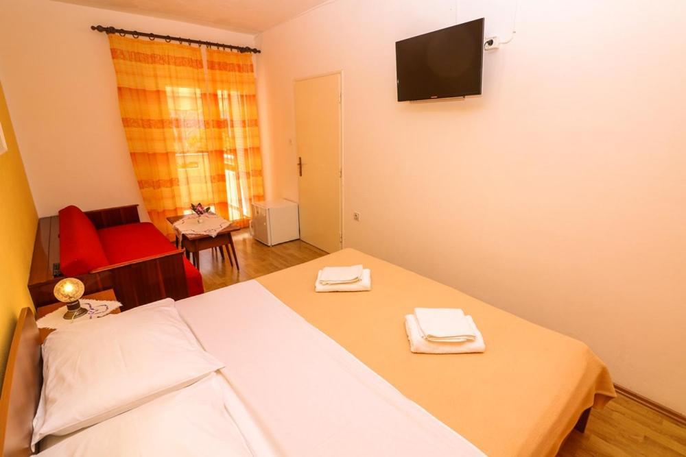 Double Rooms Tomica 2 With Balcony Baska  Exterior photo