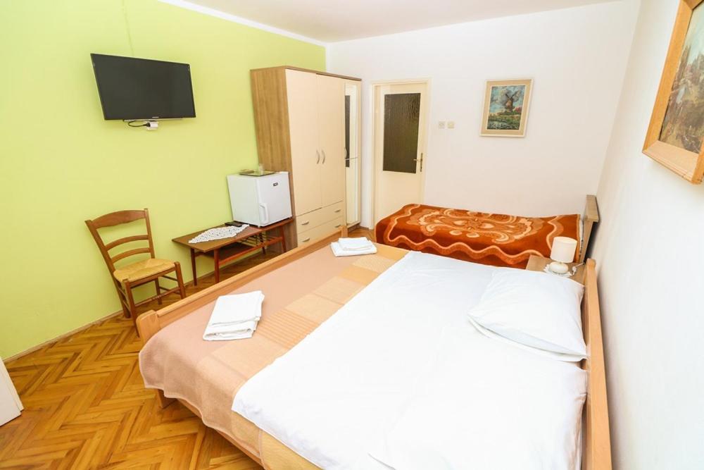 Double Rooms Tomica 2 With Balcony Baska  Exterior photo