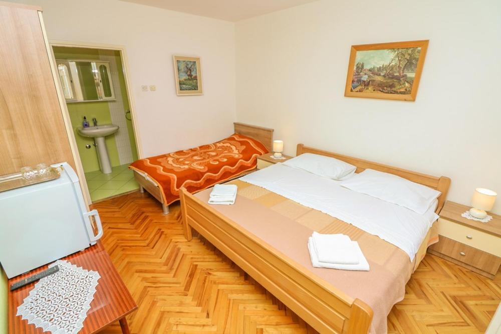 Double Rooms Tomica 2 With Balcony Baska  Exterior photo