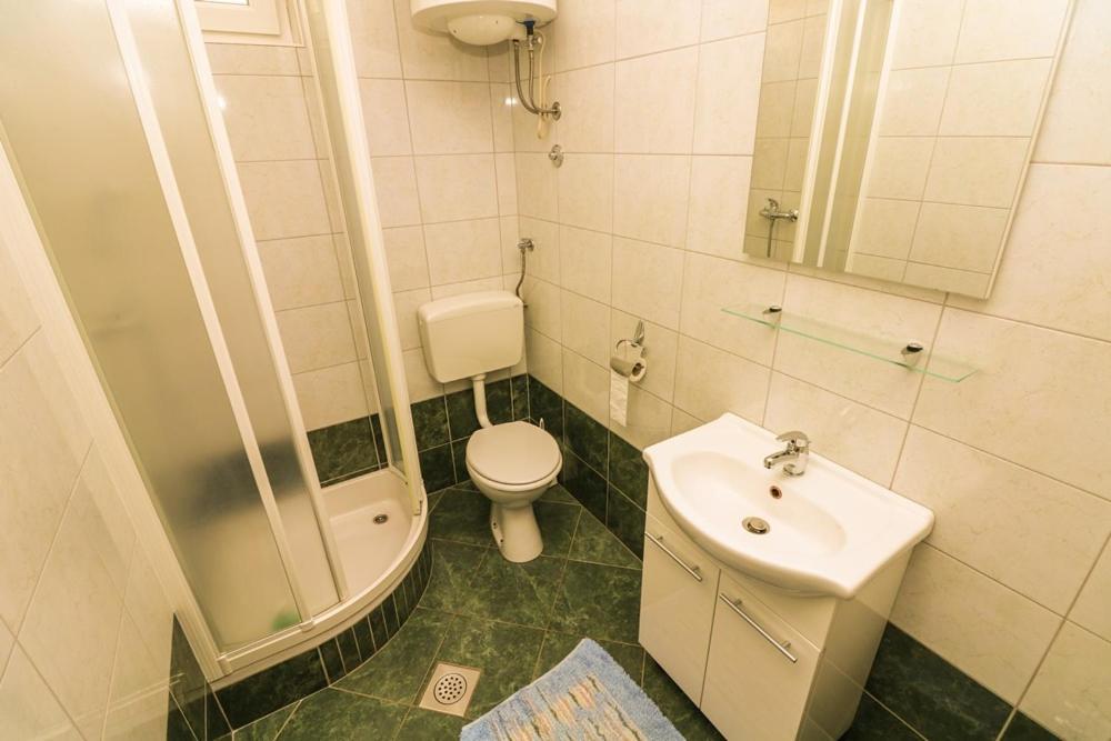 Double Rooms Tomica 2 With Balcony Baska  Exterior photo