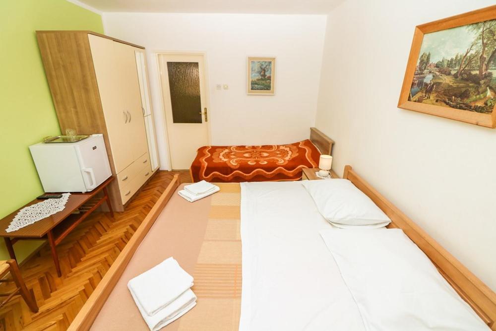 Double Rooms Tomica 2 With Balcony Baska  Exterior photo