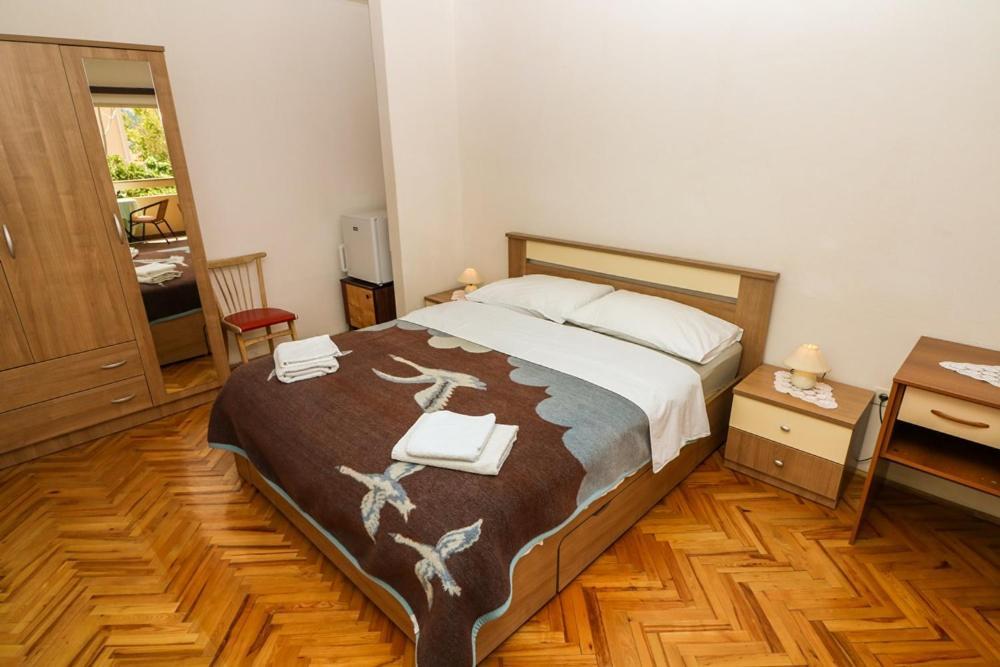 Double Rooms Tomica 2 With Balcony Baska  Exterior photo